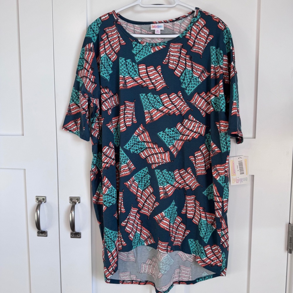 NWT‎ LuLaRoe Irma Tunic Top Women's Size Medium American Flag Hi Low Patriotic